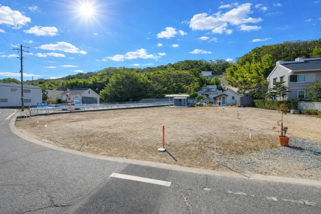 前面道路含む現地土地写真