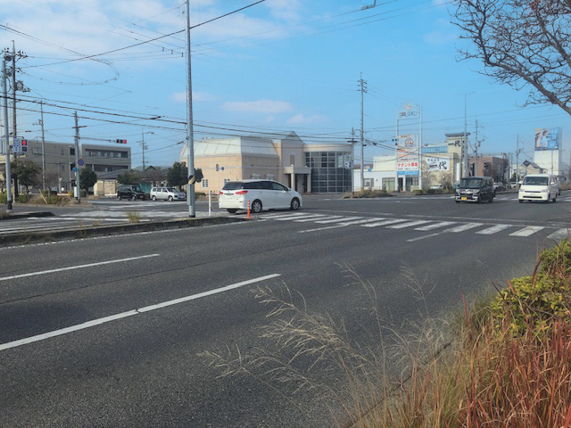 沖新町テナント前面道路